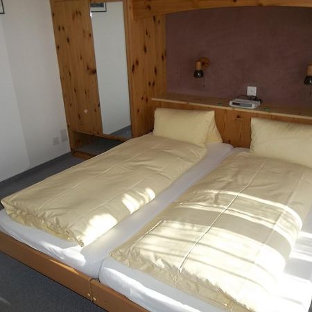 Hotel Old-Jnn Saas im Prattigau Kültér fotó