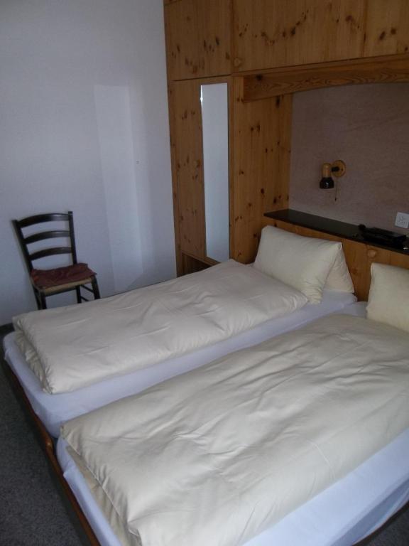 Hotel Old-Jnn Saas im Prattigau Szoba fotó