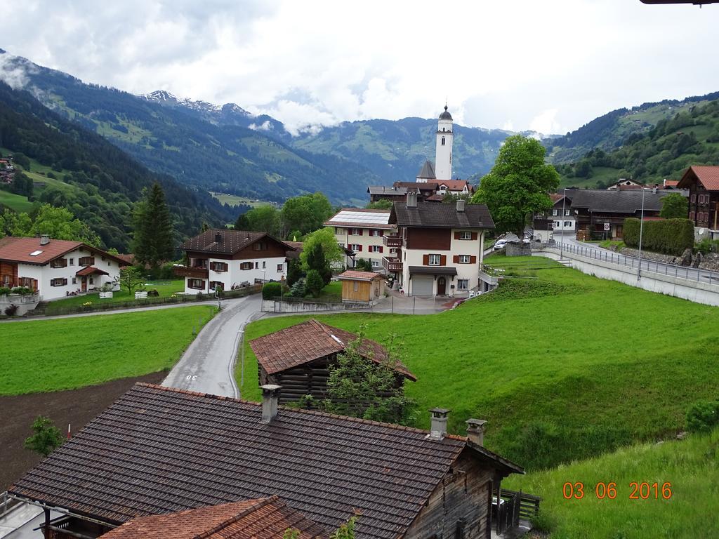 Hotel Old-Jnn Saas im Prattigau Szoba fotó